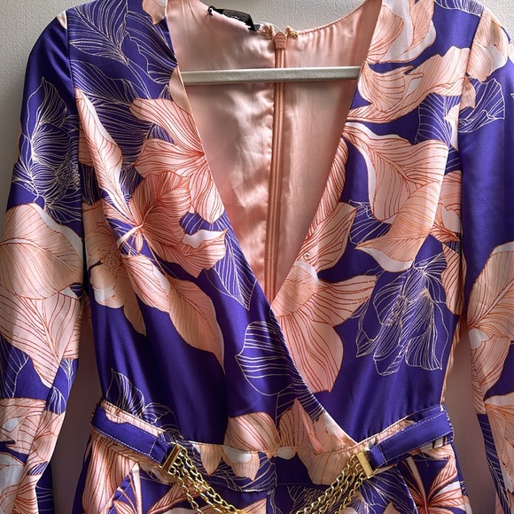 NWT BeBe Floral Romper Pockets Gold Chains Purple Peach Pink - Picture 2 of 11